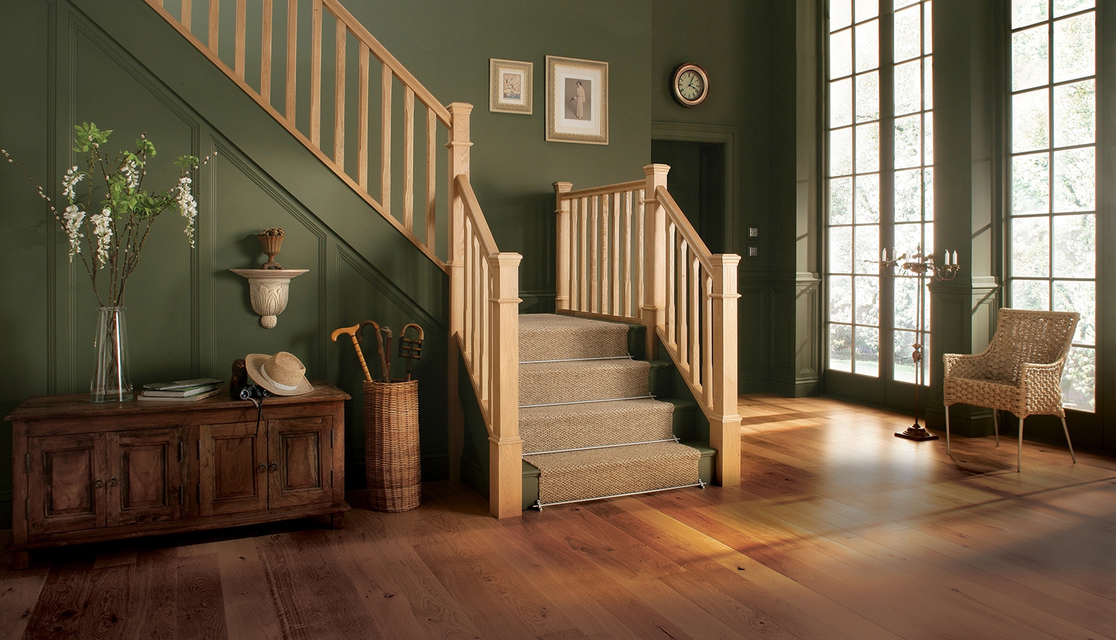 Choosing the right handrail for your staircase